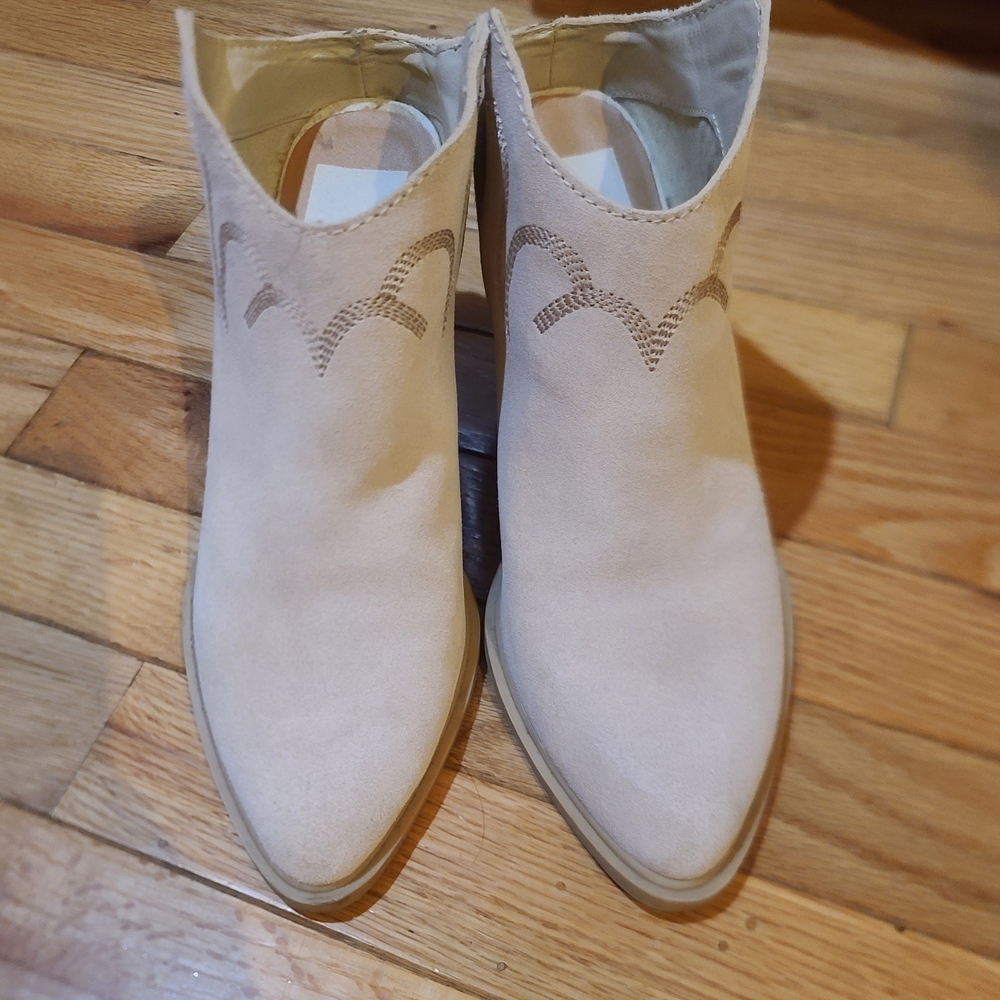 Women's Cream Ankle Boots - Picture 2 of 4